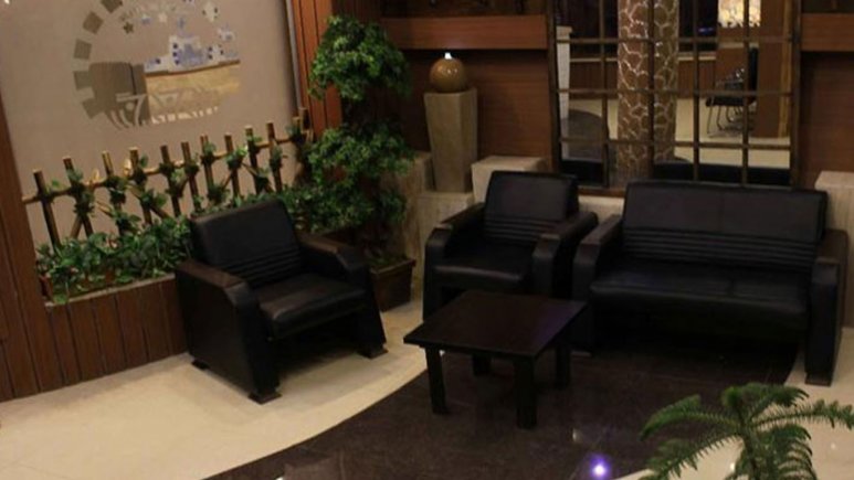 فضای لابی هتل رنگین کمان خرم آباد
